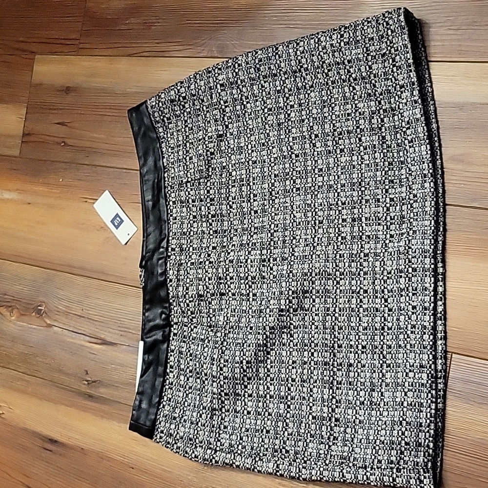 🆕 Gap skirt
